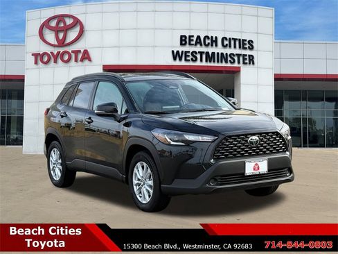 Certified 2025 Toyota Corolla Cross LE image 1