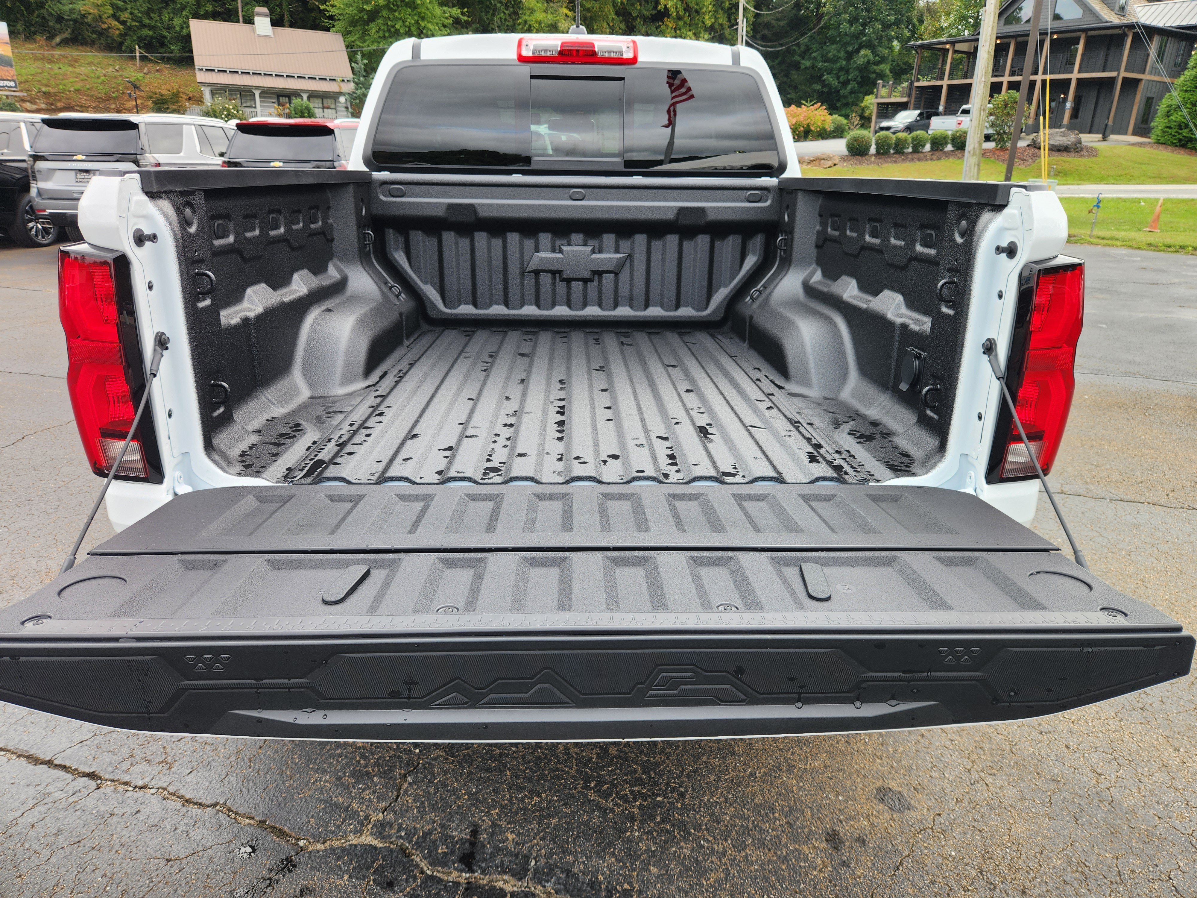 New 2026 Chevrolet Colorado ZR2 w/ Technology Package AWD/4WD image 17