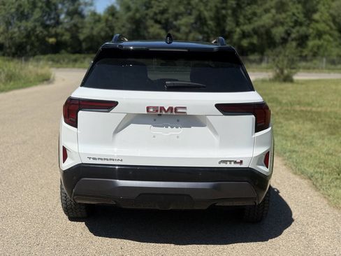 Used 2026 GMC Terrain AT4 AWD/4WD image 7