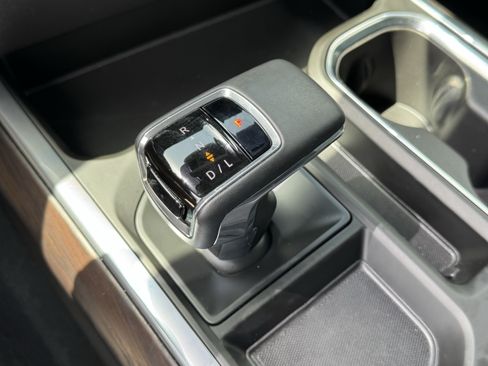Used 2025 GMC Sierra 1500 SLT RWD image 19