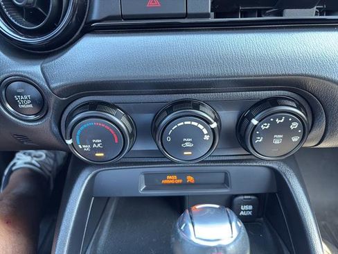 Used 2016 MAZDA MX-5 Miata Sport image 31