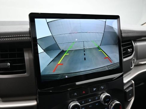 Used 2023 Ford Expedition XLT image 16