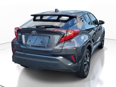 Used 2022 Toyota C-HR XLE FWD image 9