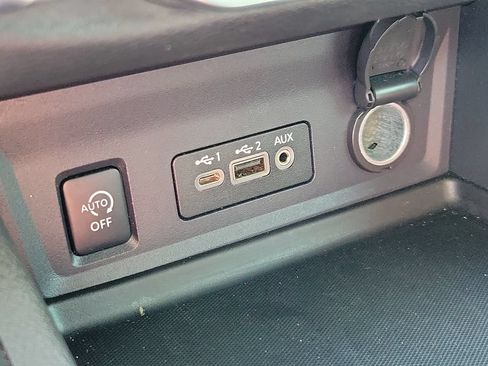 Certified 2024 Nissan Sentra SV FWD image 29