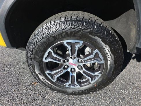 Used 2023 GMC Canyon AT4 w/ AT4 Premium Package image 6