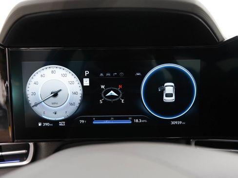 Used 2025 Hyundai Elantra SEL FWD image 25