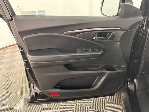 Used 2022 Honda Pilot Sport image 24