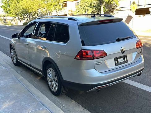 Used 2017 Volkswagen Golf Alltrack SE image 5