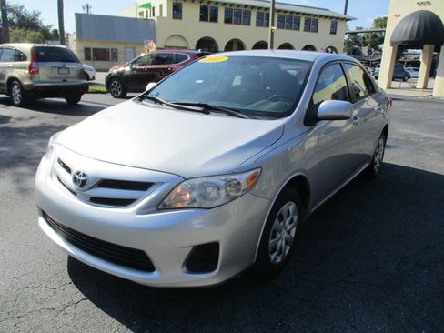 Used 2011 Toyota Corolla LE image 4