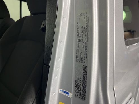 Used 2023 Jeep Wrangler Unlimited w/ Sun & Screen Package image 36