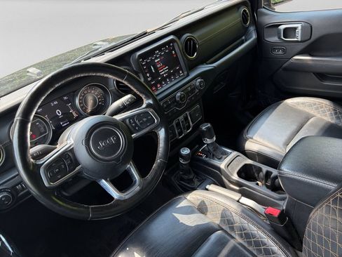 Used 2021 Jeep Gladiator Overland AWD/4WD image 14