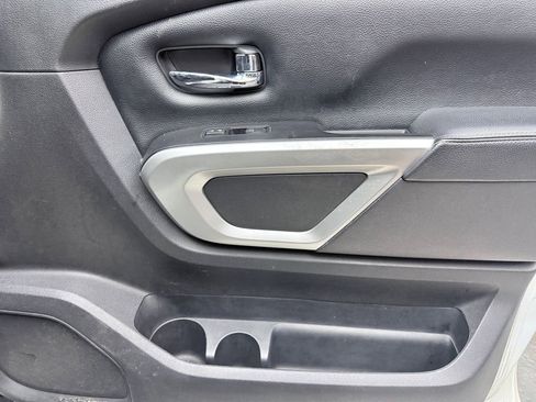 Used 2018 Nissan Titan PRO-4X w/ Pro-4x Utility Package image 16