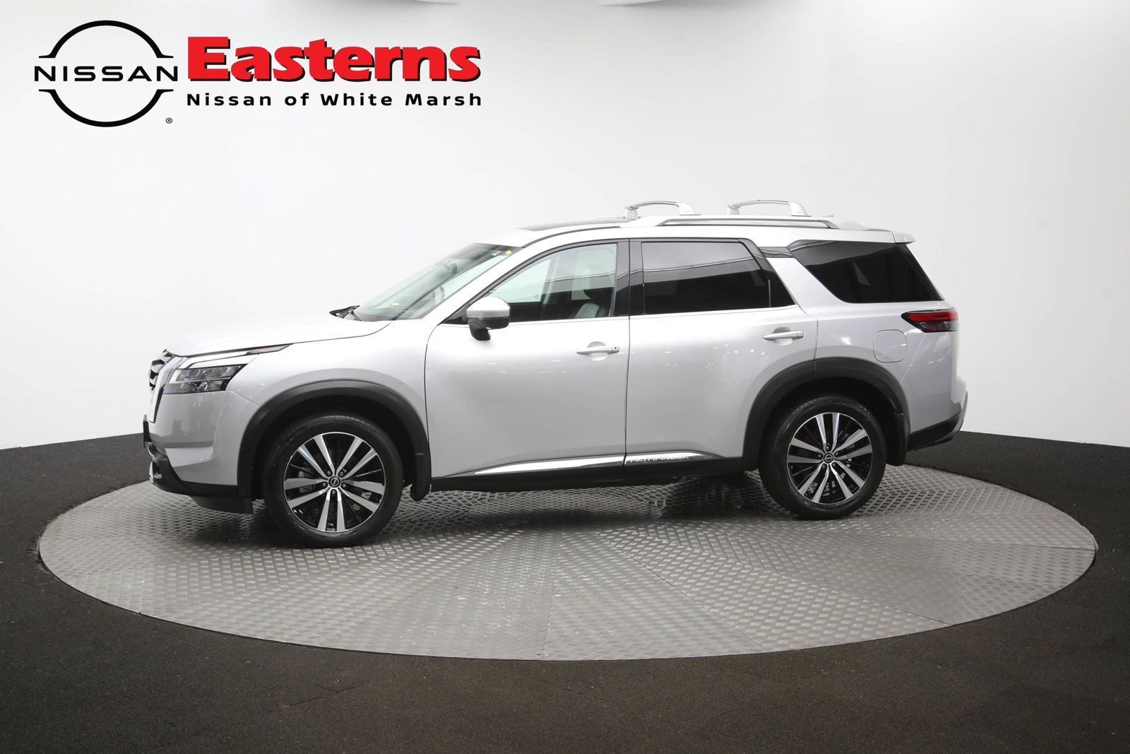 Used 2023 Nissan Pathfinder Platinum AWD/4WD image 57