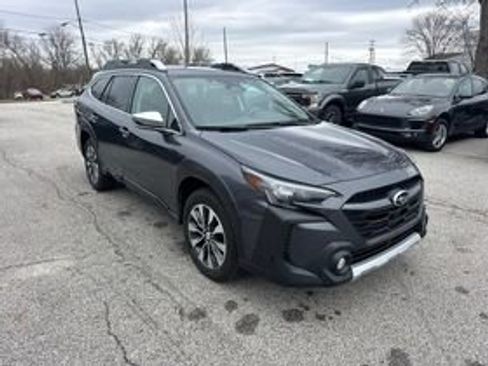 Used 2023 Subaru Outback Touring image 5