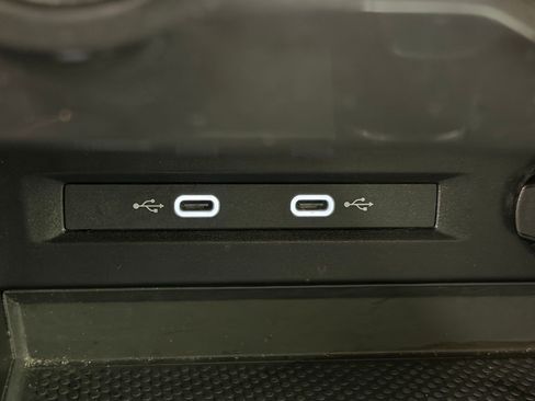 Used 2024 Volkswagen Tiguan Wolfsburg Edition image 27