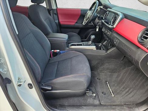 Used 2022 Toyota Tacoma SR5 RWD image 19