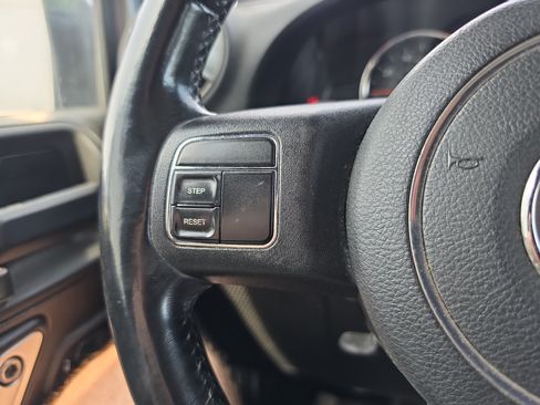 Used 2018 Jeep Wrangler Unlimited Sahara AWD/4WD image 18