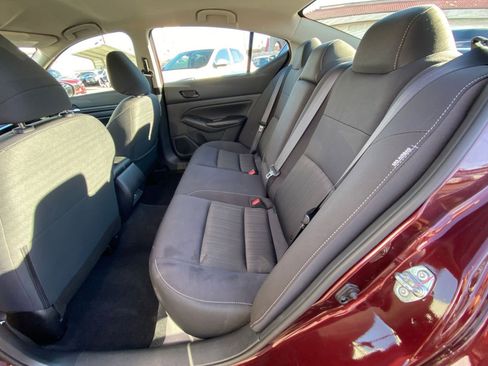 Used 2025 Nissan Altima 2.5 SV image 25