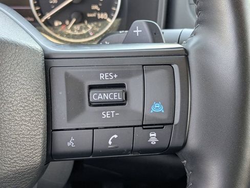 Used 2025 Nissan Rogue SV FWD image 23