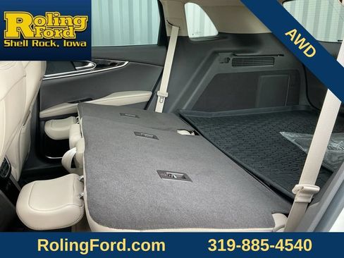 Used 2023 Lincoln Nautilus Reserve AWD/4WD image 12