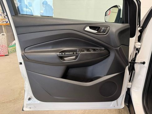 Used 2018 Ford Escape SE w/ SE Sync 3 Package image 18