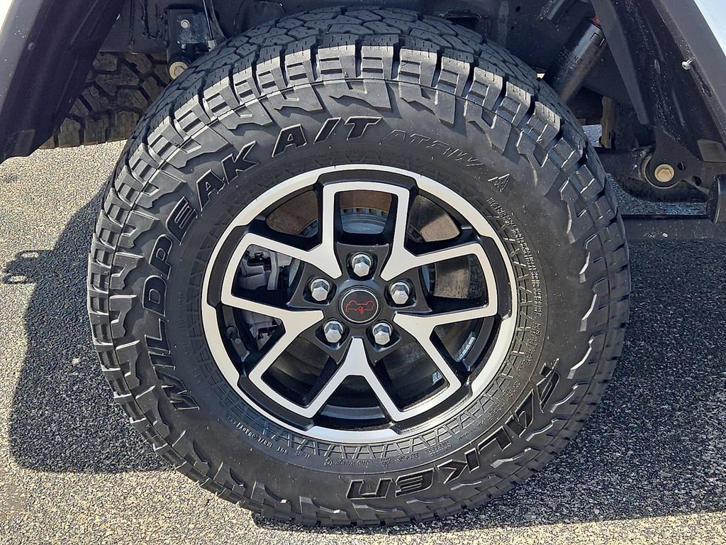Used 2024 Jeep Gladiator Rubicon AWD/4WD image 7