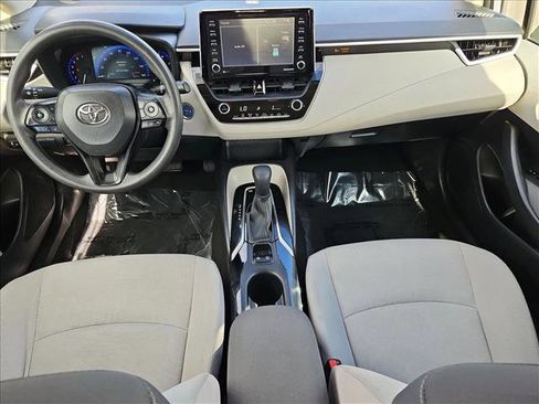 Used 2021 Toyota Corolla LE image 16