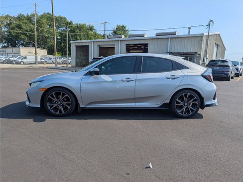 Used 2019 Honda Civic Sport Touring image 2