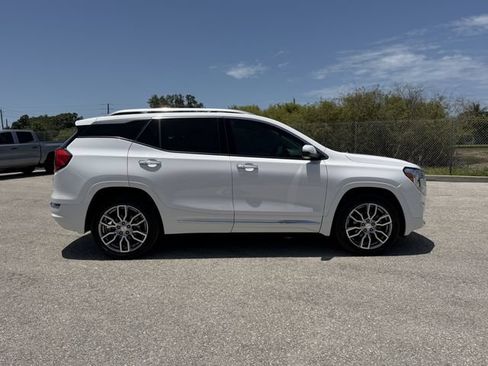 Used 2023 GMC Terrain Denali AWD/4WD image 3
