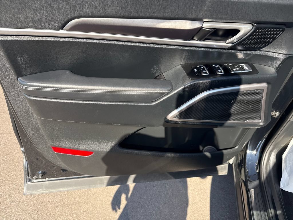 Used 2025 Kia Telluride S AWD/4WD image 10