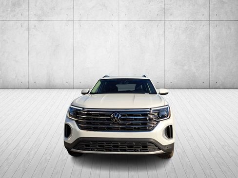 New 2026 Volkswagen Atlas SE image 2