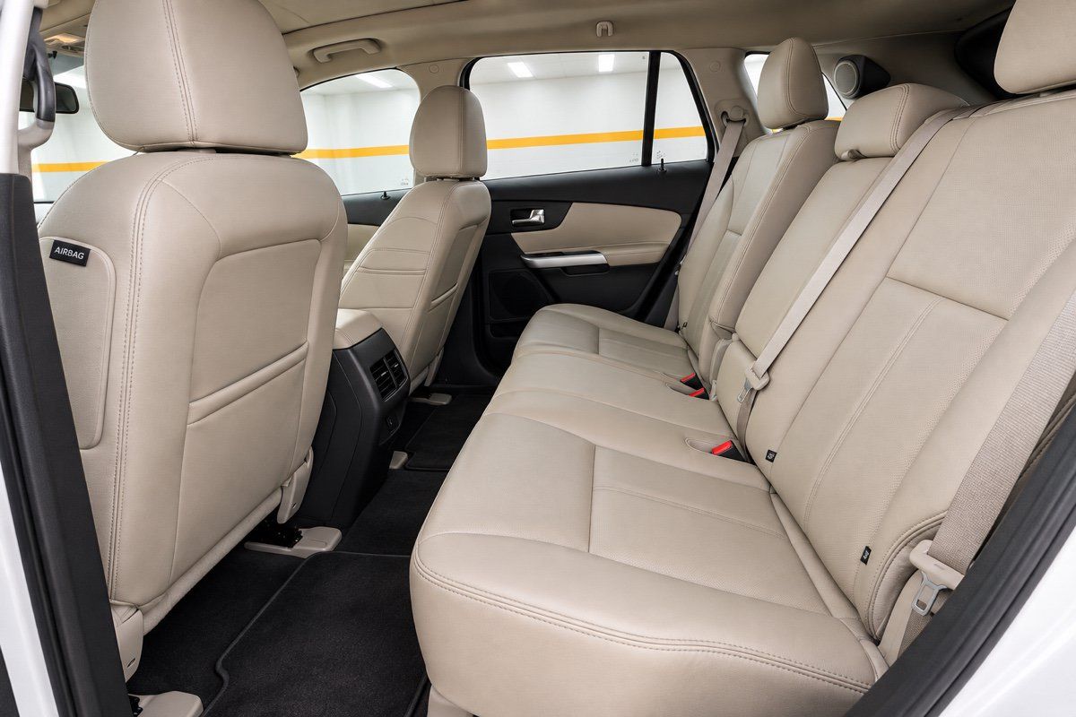 Used 2014 Ford Edge Limited w/ Equipment Group 301A FWD image 18