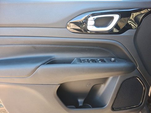 New 2026 Jeep Compass Limited image 8