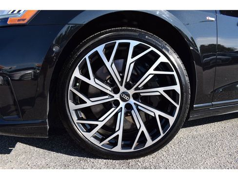 Used 2021 Audi A8 L 4.0T w/ Executive Plus Package image 9