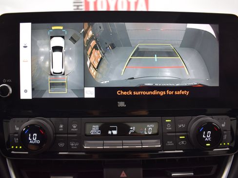 Used 2024 Toyota Grand Highlander AWD Hybrid image 25