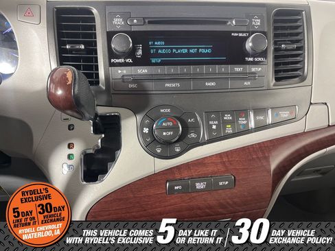 Used 2014 Toyota Sienna XLE image 39