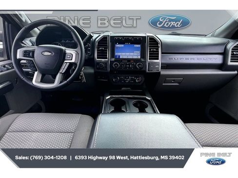 Used 2017 Ford F250 XLT w/ XLT Premium Package AWD/4WD image 14