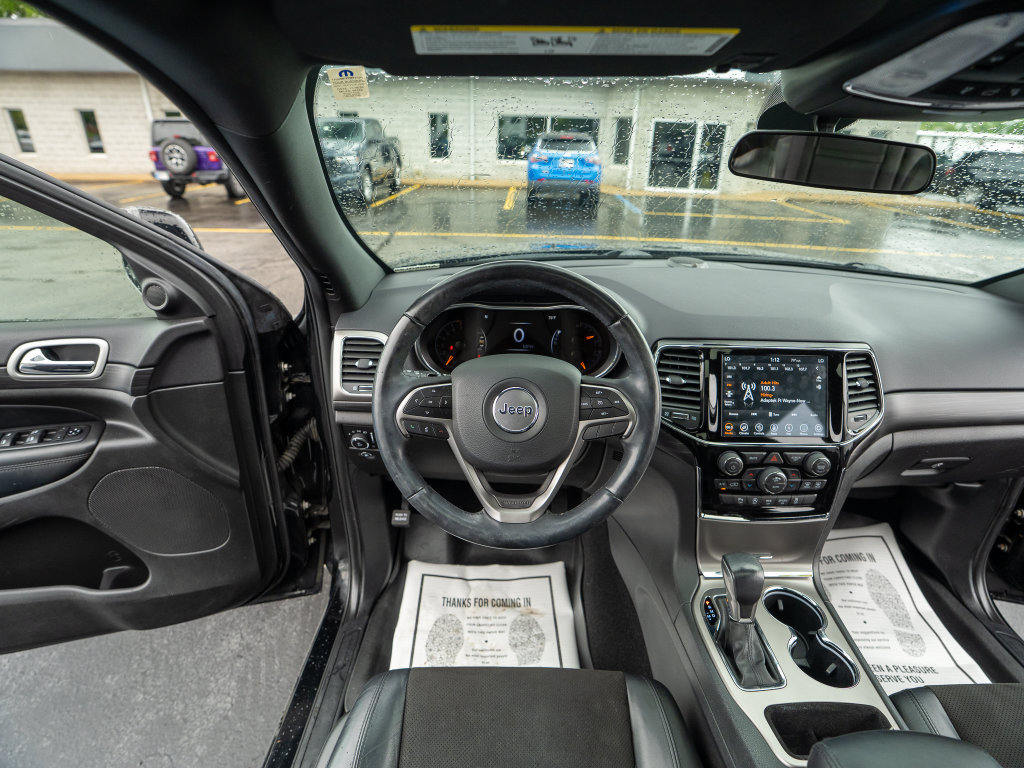 Used 2021 Jeep Grand Cherokee Laredo X AWD/4WD image 21