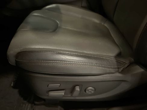 Used 2020 Hyundai Santa Fe Limited image 12