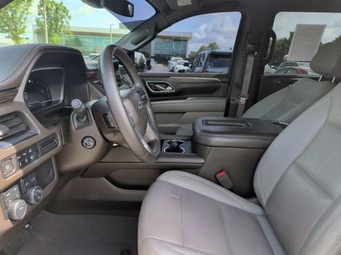 Used 2023 Chevrolet Tahoe Z71 w/ Luxury Package AWD/4WD image 15