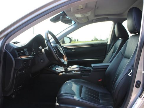 Used 2018 Lexus ES 350 w/ Luxury Package w/Wood Trim FWD image 23