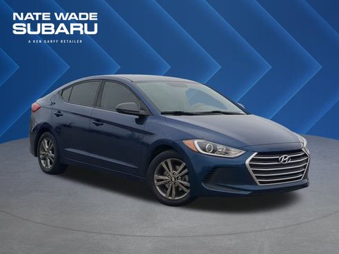 Used 2017 Hyundai Elantra SE image 1