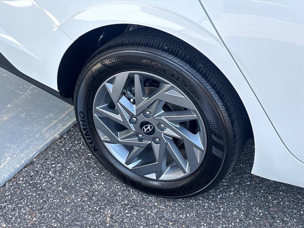 Used 2025 Hyundai Elantra Hybrid FWD image 27