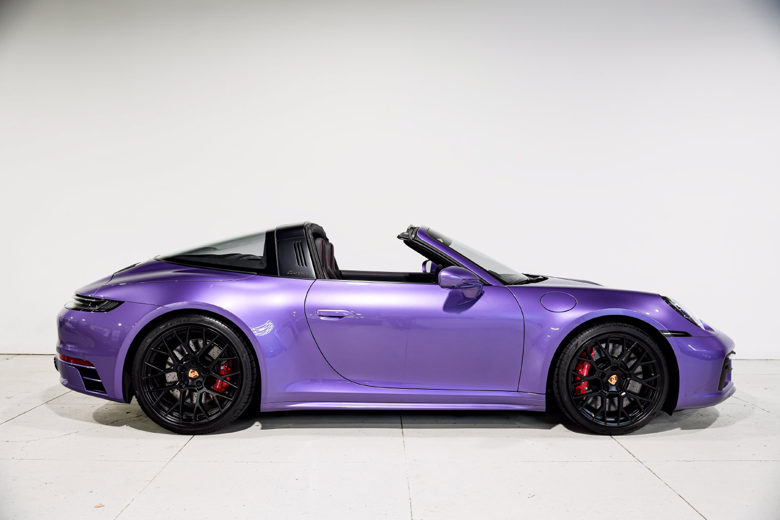 Used 2024 Porsche 911 Targa 4 GTS AWD/4WD image 3