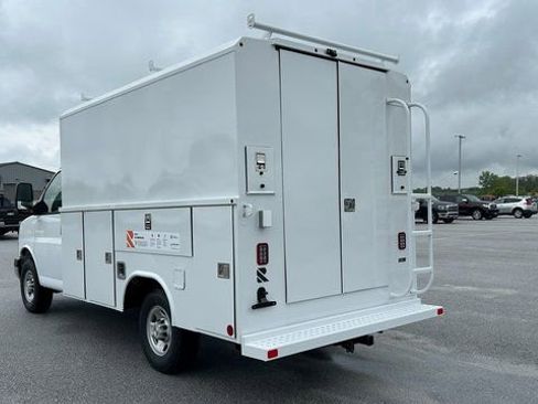 New 2025 Chevrolet Express 3500 w/ Power Convenience Package image 8