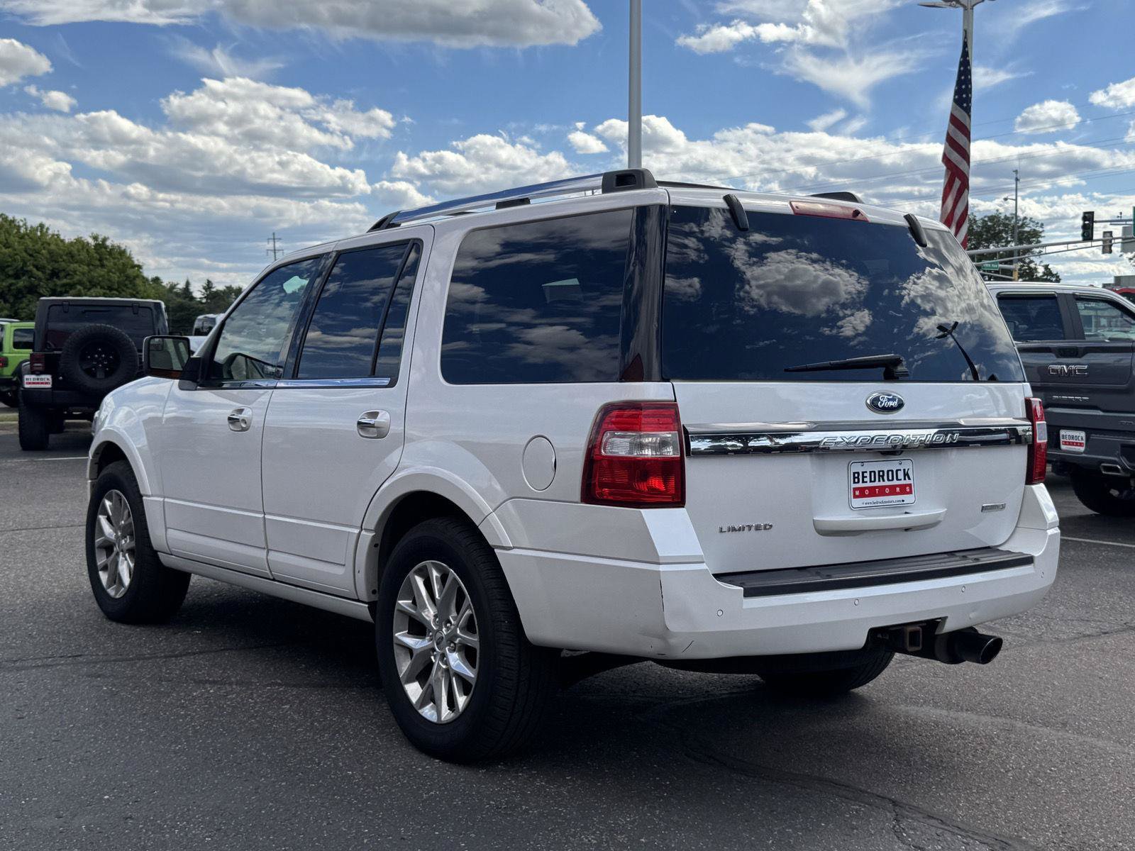 Used 2015 Ford Expedition Limited w/ Equipment Group 301A AWD/4WD image 5