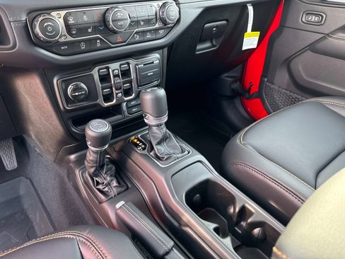 New 2026 Jeep Wrangler Sahara AWD/4WD image 24