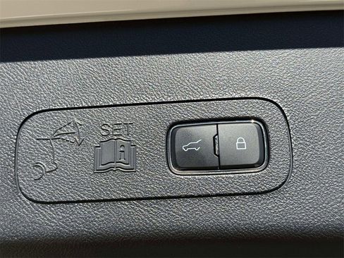 Used 2025 Lincoln Aviator Reserve image 19