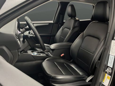 Used 2024 Ford Escape Platinum AWD/4WD image 9