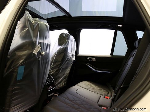 Used 2026 BMW X5 xDrive50e w/ Climate Comfort Package image 14